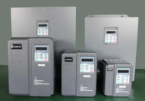 维修前必做 3 项安全准备，避免触电与元件损坏